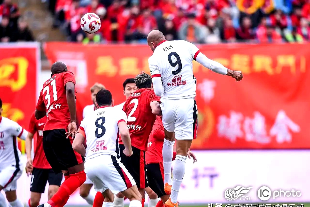 九游官网下载-成都兴城主场惨败，球队状态起伏不定需找回节奏